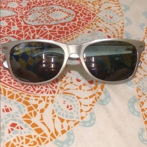 Silver Frame Ray Ban Wayfarer